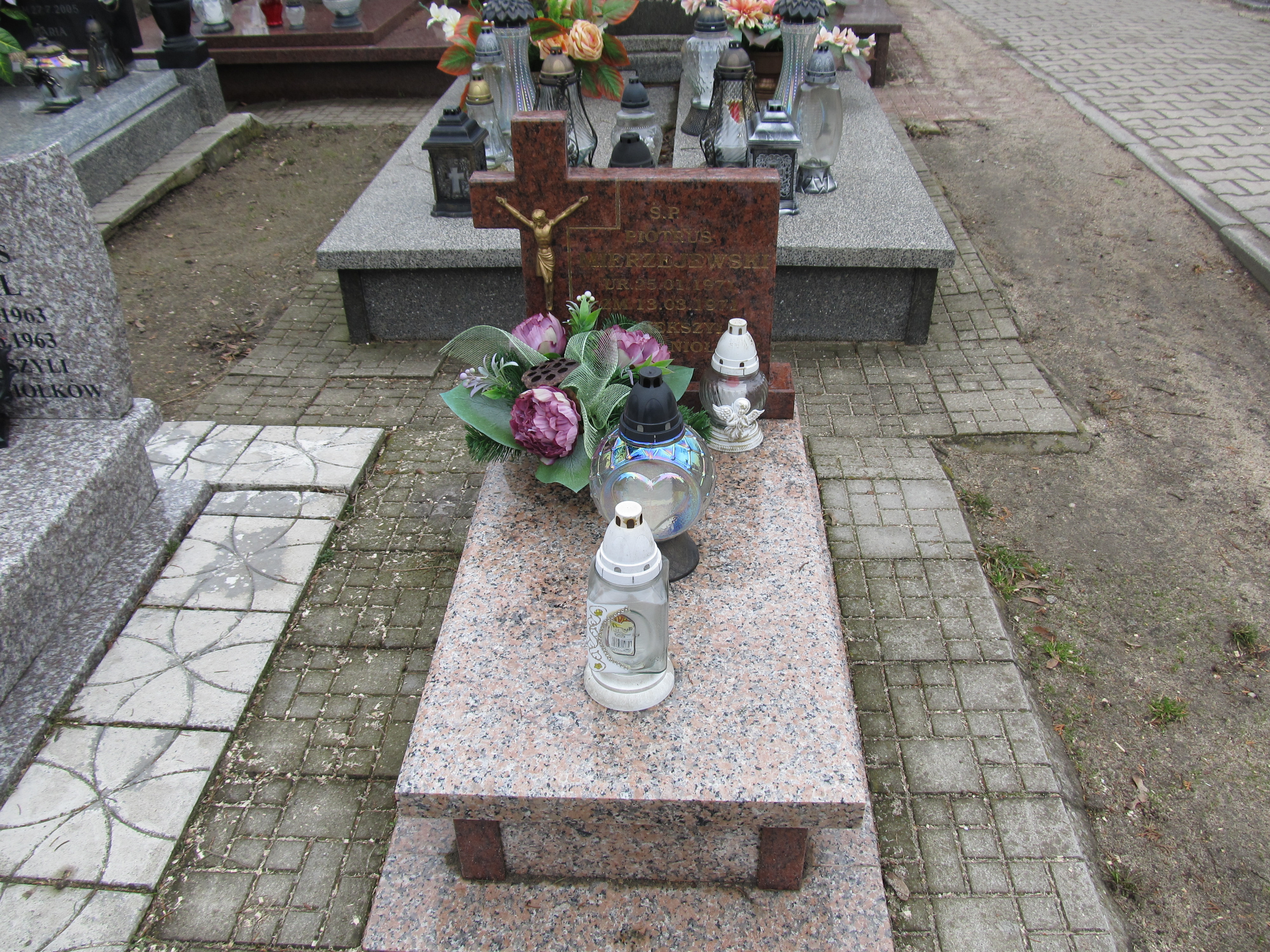 Grób Piotr Mierzejewski