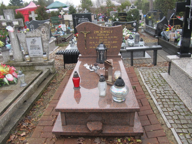 Grób Julian Żmijewski