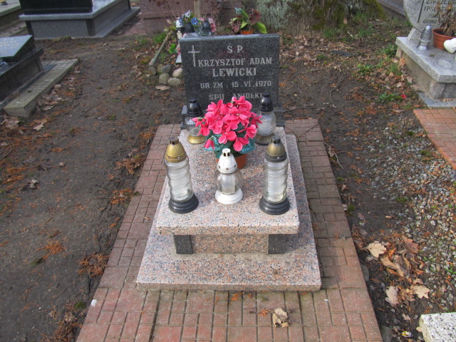 Grób Krzysztof Lewicki