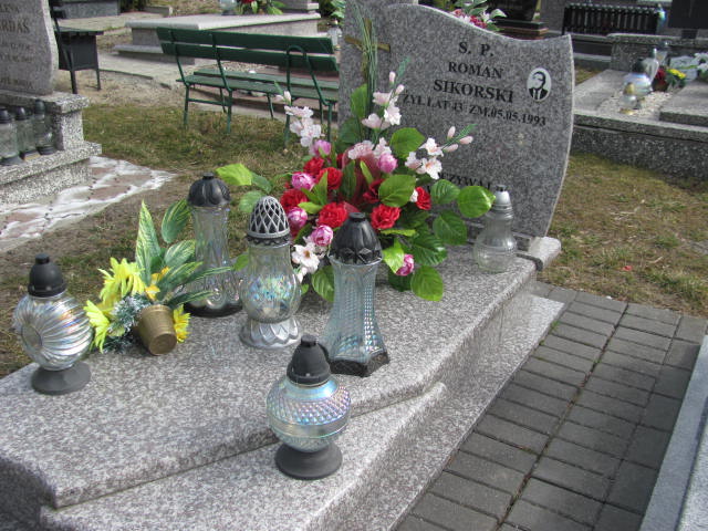 Grób Roman Sikorski